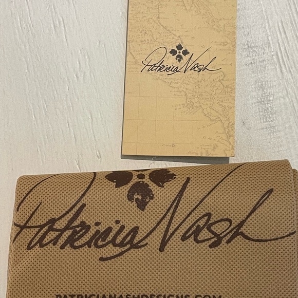 NWT-Patricia Nash Leather Crackled Rose Garden Print💐 - Picture 9 of 12